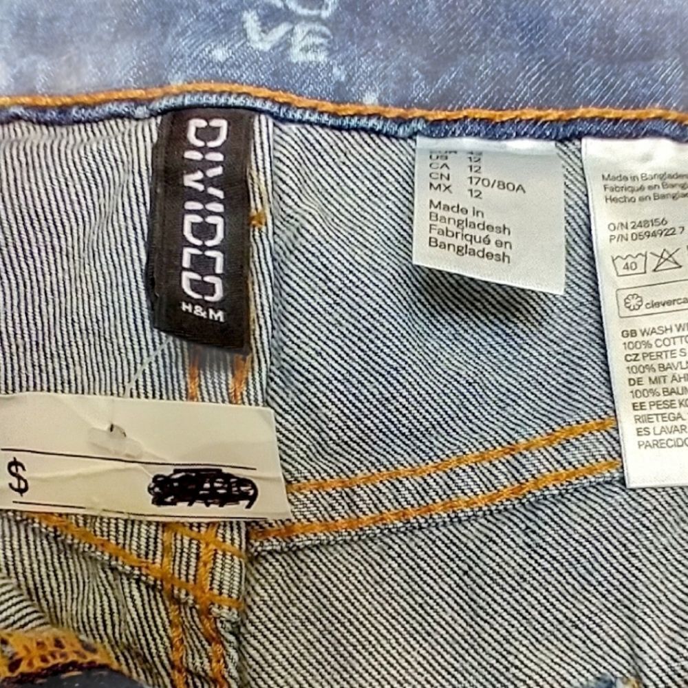 H&M DIVIDED Women's Dark Blue Denim" LOVE"βJean Shorts Sizeβ12 - Picture 9 of 13